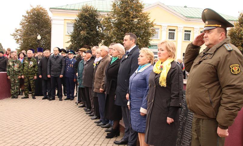 В деревне Белынковичи произведена масштабная реконструкция памятного знака и благоустройство сквера