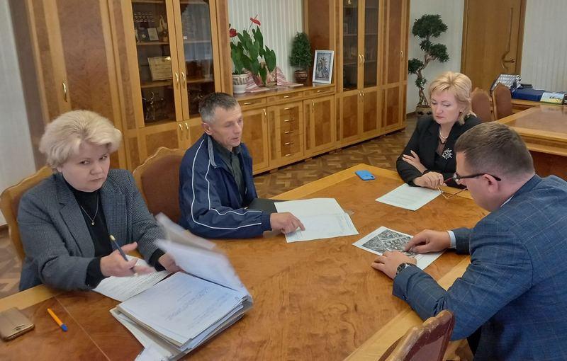 Прием граждан по личным вопросам провела глава Костюковичского района Александра Михеенко
