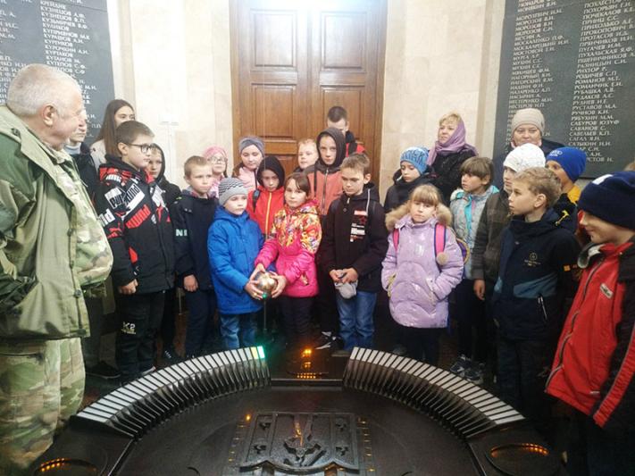 Учащиеся ГУО «Муравильская средняя школа Костюковичского района» посетили мемориальный комплекс «Буйничское поле» и Могилевский зоосад