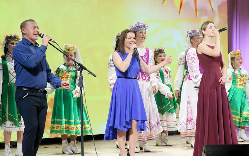 Достойный праздник на родной земле. На Костюковщине прошли «Дожинки-2022»