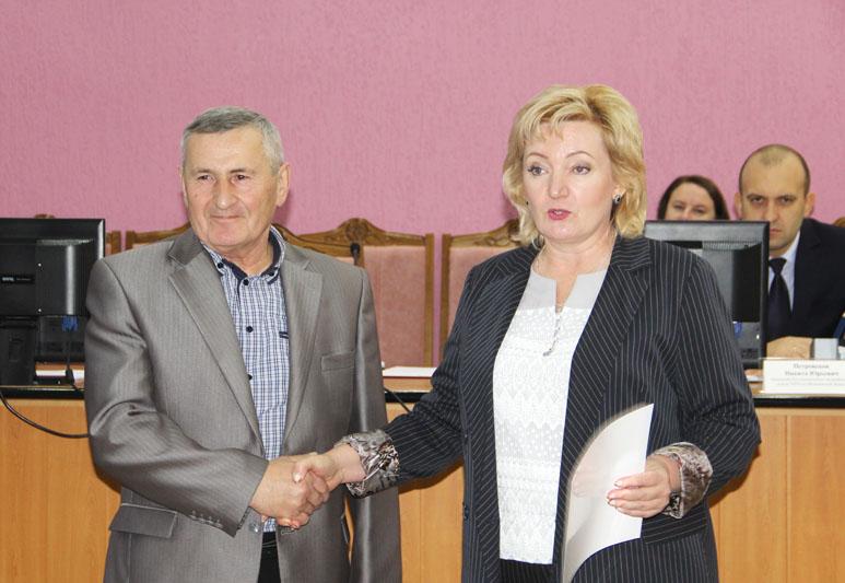 Глава района Александра Михеенко вручила Благодарственные письма райисполкома
