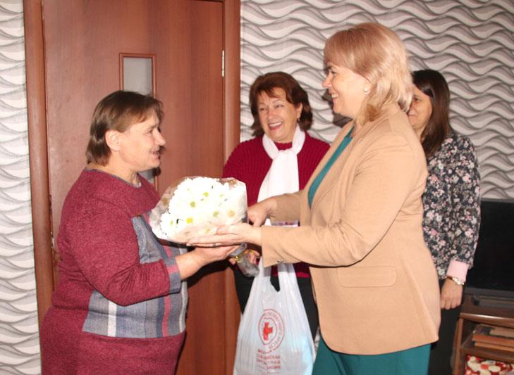 Фотофакт: в Костюковичах поздравили женщин с Днем матери
