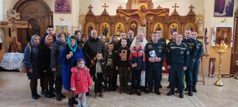 Участники автомобильного молитвенного шествия «Святая Русь» в минувшие выходные посетили Костюковичи