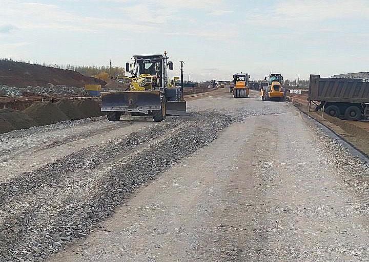 Костюковичские дорожники строят дорогу в Татарстане