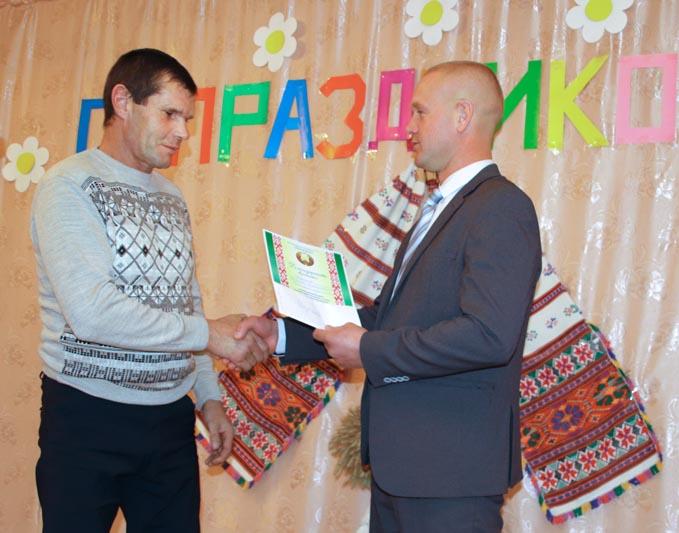 Труженики сельского хозяйства Костюковщины принимали заслуженные награды накануне праздника