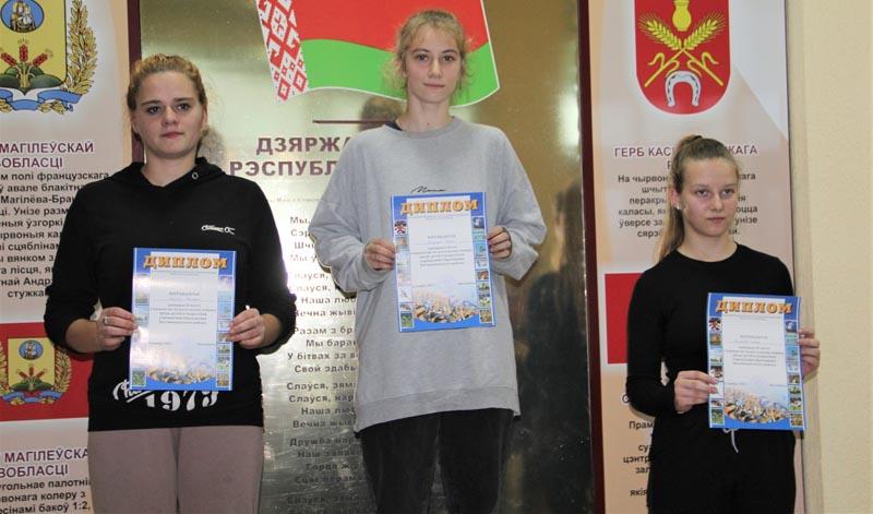 Костюковичские подростки сыграли в настольный теннис в рамках акции «Мы за здоровый образ жизни»
