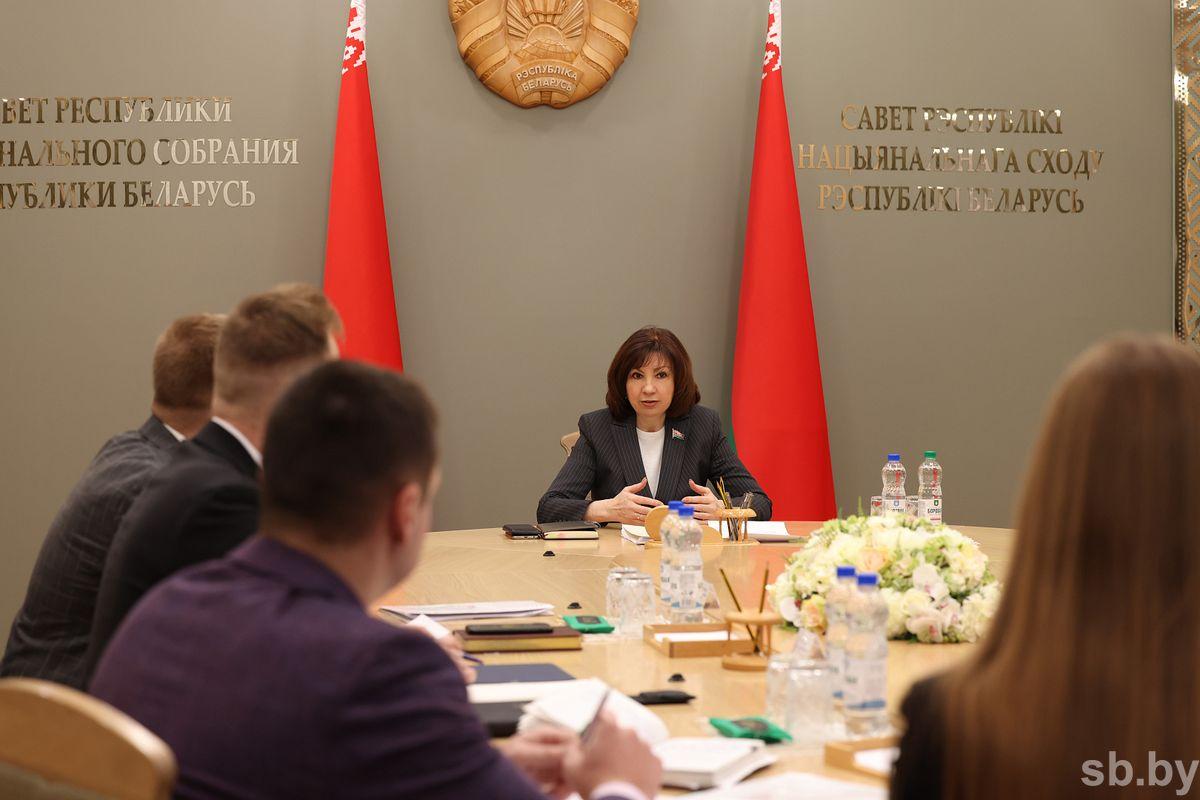 Кочанова на встрече с Молодежным парламентом: закрытых тем у нас нет