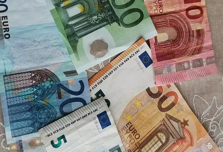 В Беларуси исключили евро из корзины инвалют