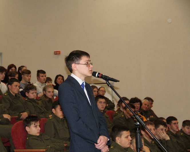 Практические занятия военно-патриотического клуба "Зубр" посетил Игорь Марзалюк