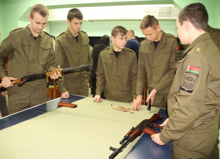 Презентация деятельности военно-патриотического клуба «Зубр» состоялась на базе Костюковичского РОВД