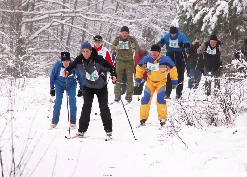 Работники Костюковичского лесхоза соревновались на лыжне