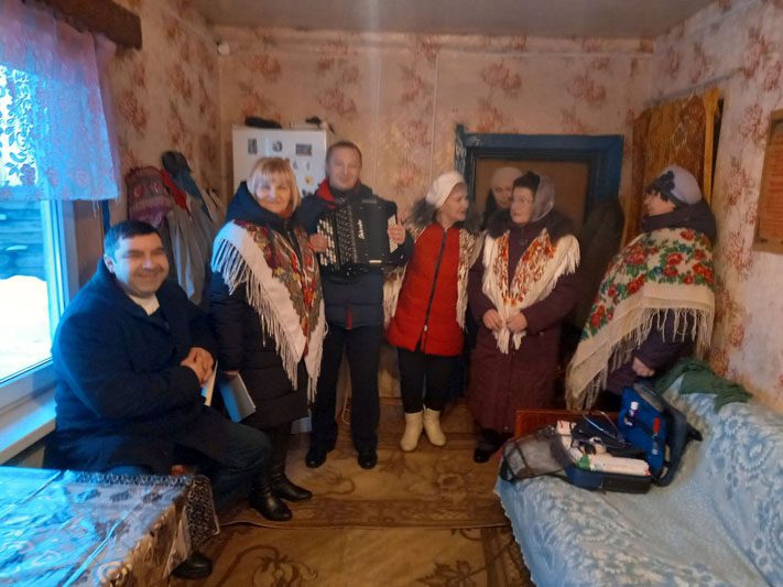 Фотофакт: поезд "Забота" посетил малонаселенные пункты Белодубровского сельсовета