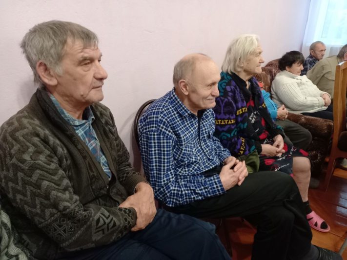 Как поздравляли пожилых людей в отделении круглосуточного пребывания в Пролетарском