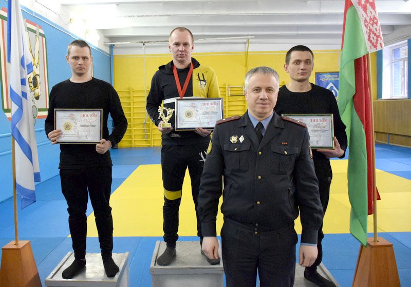 Сотрудники Костюковичского отделения Департамента охраны МВД приняли участие в чемпионате по рукопашному бою