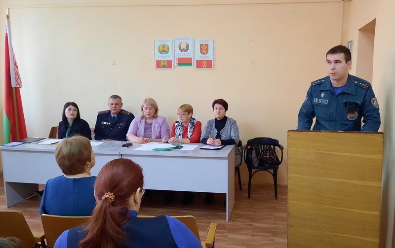 Встречи в трудовых коллективах проходят в Костюковичском районе