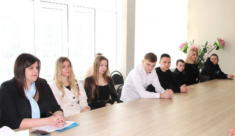 В Костюковичах состоялась встреча руководства района с молодыми специалистами