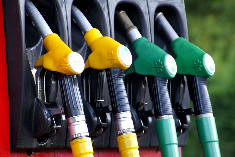 Автомобильное топливо второй раз за месяц дешевеет в Беларуси