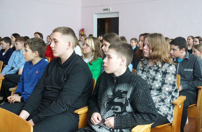 Выездное заседание комиссии по делам несовершеннолетних состоялось на базе средней школы № 2