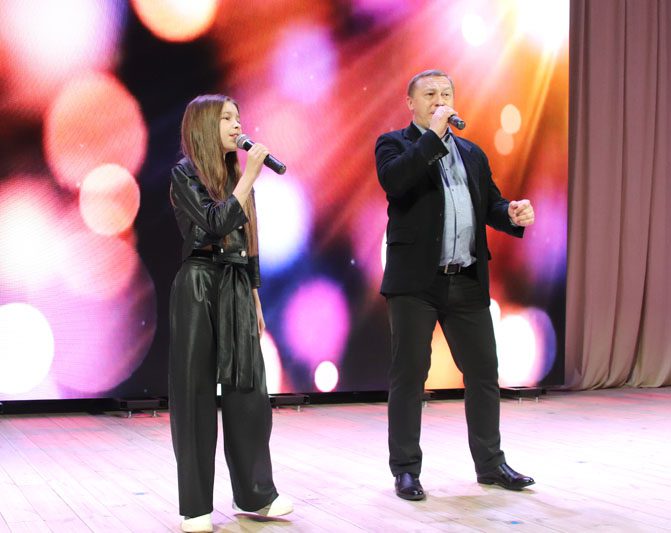 Самые теплые слова поздравлений для женщин Костюковщины звучали во время праздничного концерта