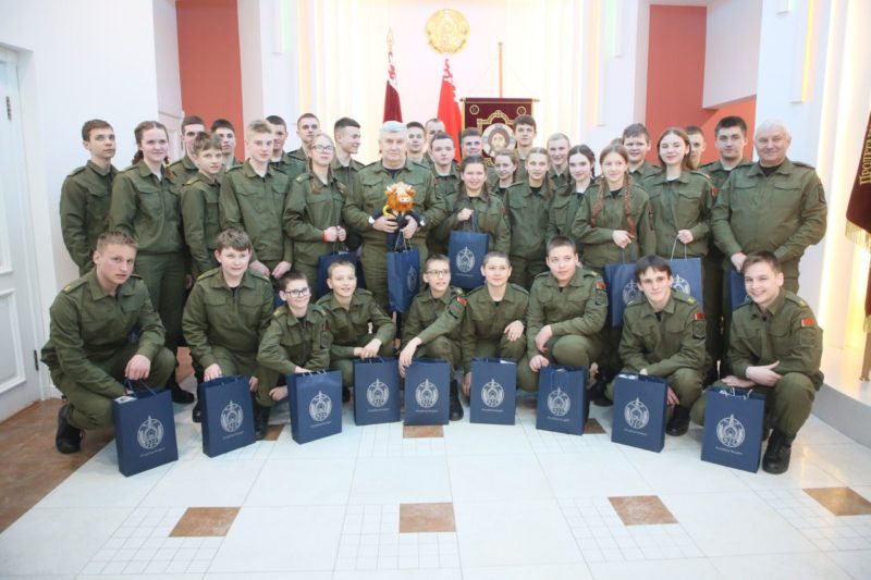 Воспитанники военно-патриотического клуба «Зубр» побывали на экскурсии по ведомственным подразделениям МВД