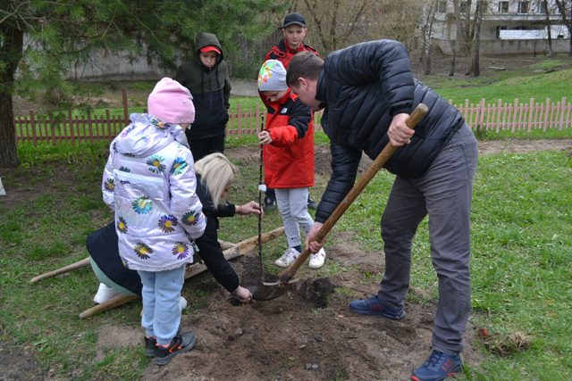К акции «Сад надежды» присоединились учреждения образования Костюковичского района