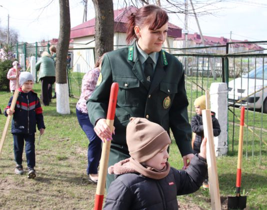 Воспитанники санаторного детского сада №3 приняли участие в республиканской акции «Неделя леса»