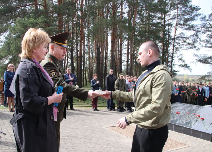 Для новоиспеченных солдат в Костюковичах прошел День призывника