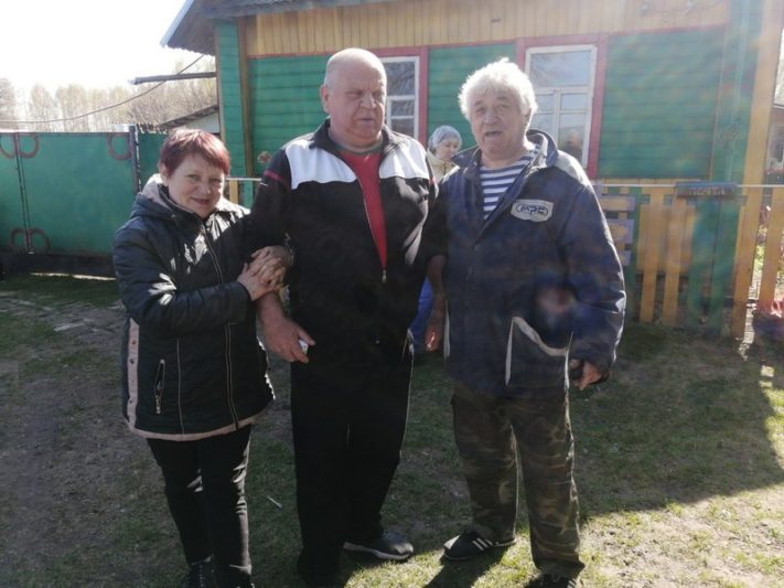 С угощениями и хорошим настроением встречали жители малонаселенных пунктов Демидовичского сельсовета участников поезда "Забота"