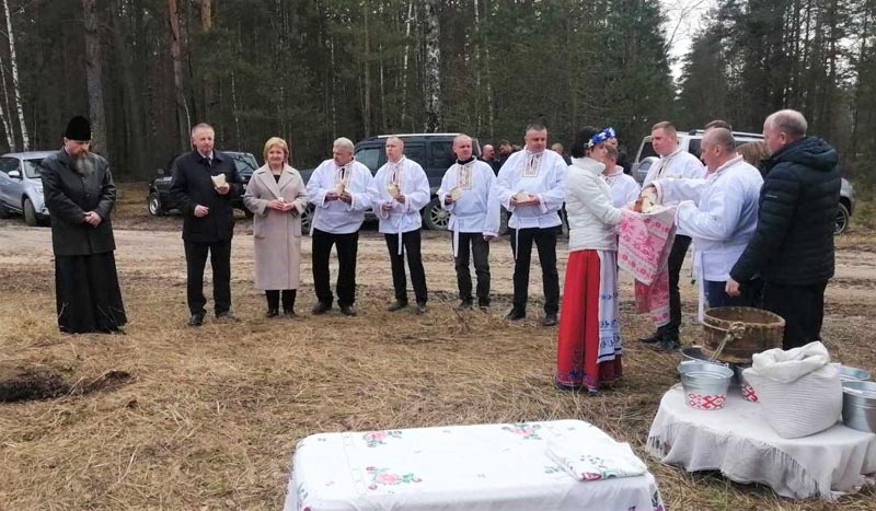 В Костюковичском районе перед началом посевной кампании прошел традиционный обряд «Засевки»