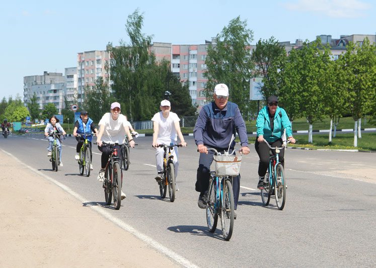 Костюковчане присоединились к акции «Веломай», посвященной Дню Государственного флага, Государственного герба и Государственного гимна Республики Беларусь