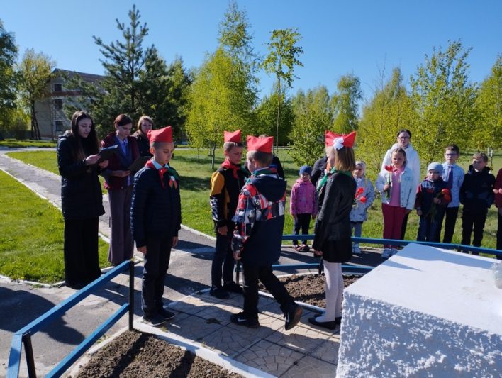 Митинг-реквием, посвященный Дню Победы, провели в ГУО «Муравильская средняя школа Костюковичского района»