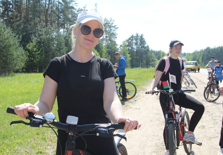 Костюковчане присоединились к акции «Веломай», посвященной Дню Государственного флага, Государственного герба и Государственного гимна Республики Беларусь