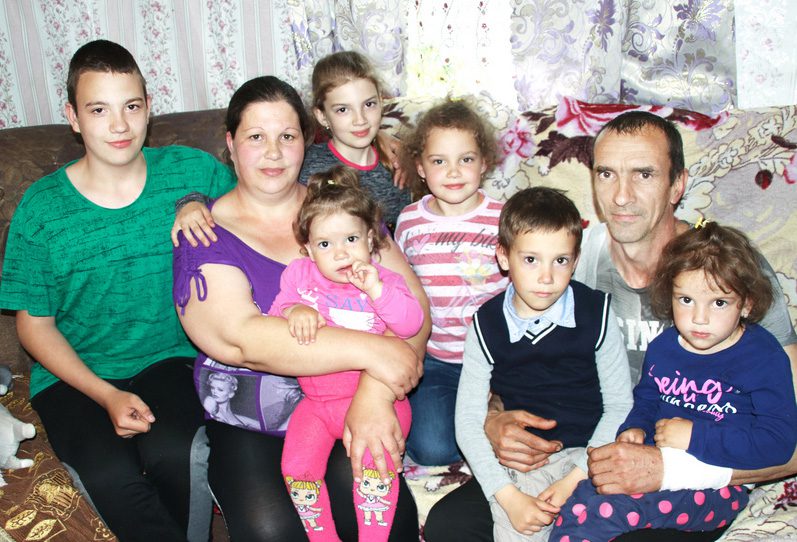 Счастье многодетной мамы Людмилы Фроленковой из агрогородка Бороньки заключается в любимой семье