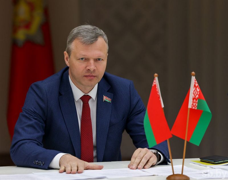 Всенародный характер Белорусской партии «Белая Русь» придадут отделения, которые появятся во всех районах