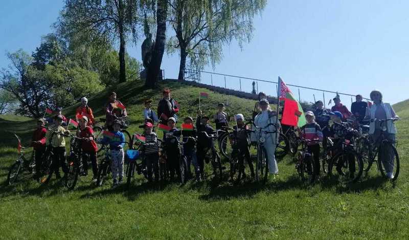 Велопробег "За Беларусь!" организовали в агрогородке Белая Дуброва