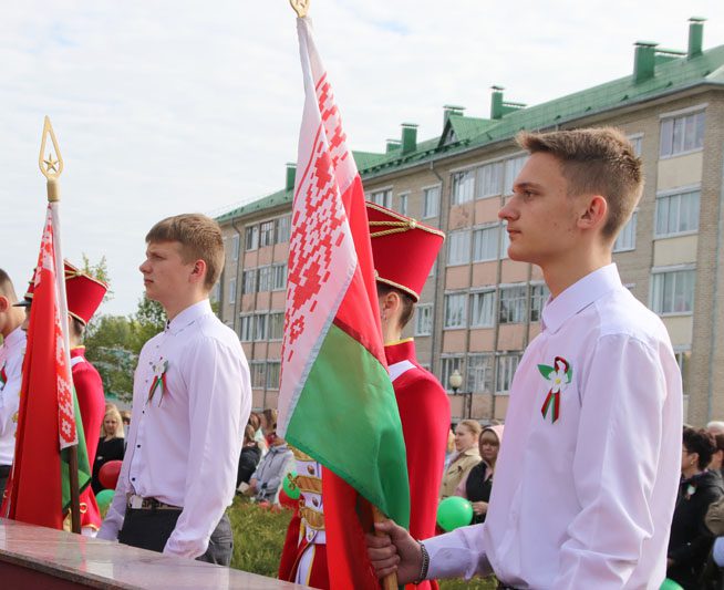 Торжественный митинг, посвященный 78-й годовщине Великой Победы, прошел в Костюковичах