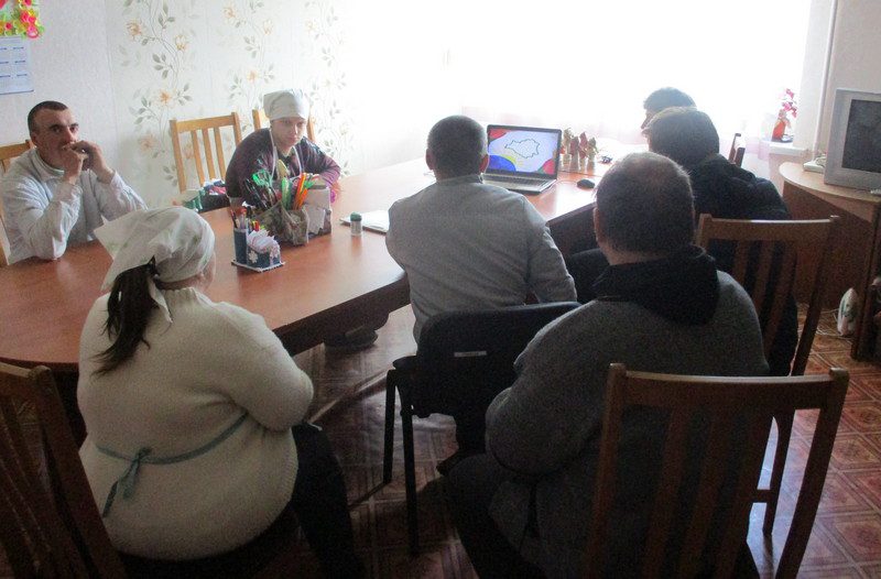 В Костюковичском районном центре социального обслуживания населения прошли мероприятия, направленные на популяризацию государственных символов