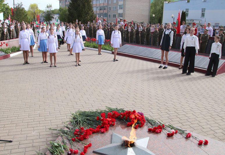 Торжественный митинг, посвященный 78-й годовщине Великой Победы, прошел в Костюковичах