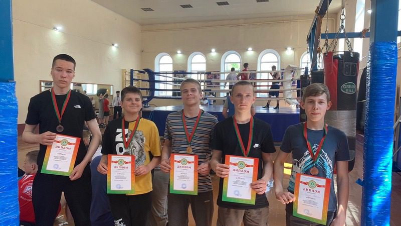 Костюковичские спортсмены вернулись с областной спартакиады по боксу с наградами