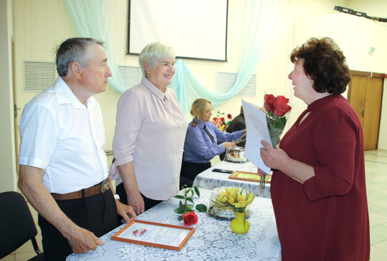 Праздничное мероприятие «Моя семья – моя страна» собрало супружеские пары в МКЦ "Юность"