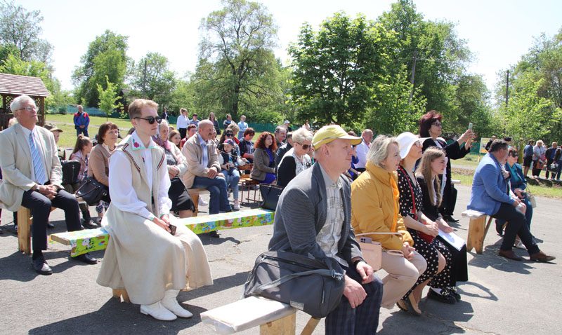 В Белынковичах состоялась церемония возложения цветов к историко-культурному объекту «Письменков луг»