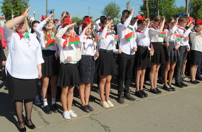 Торжественная церемония посвящения учащихся в ряды пионеров состоялась в Костюковичах