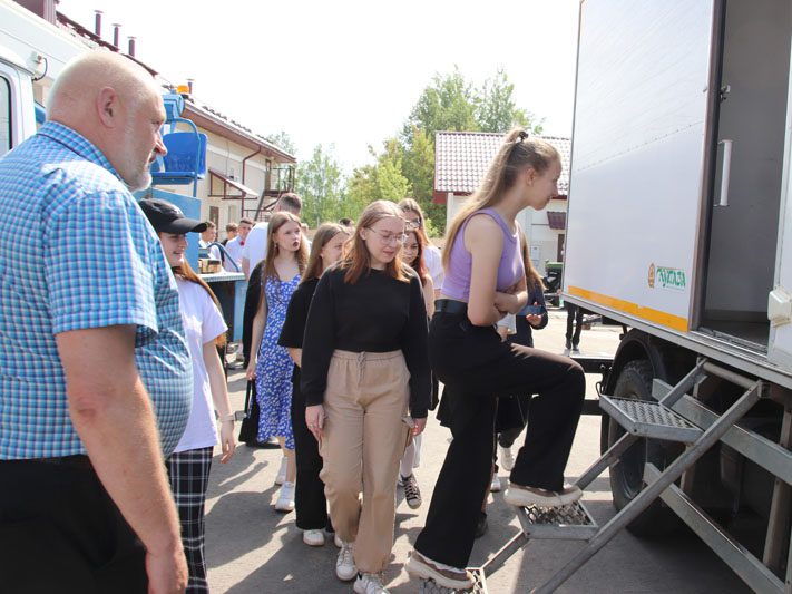 В Костюковичском районе электрических сетей прошел День открытых дверей