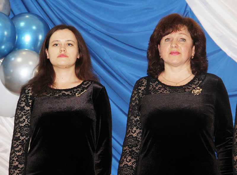 Фотофакт: в ДШИ состоялся концерт народного вокального ансамбля «Альянс»