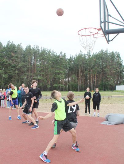 В Костюковичах открыли силовую многофункциональную площадку от Президентского спортивного клуба