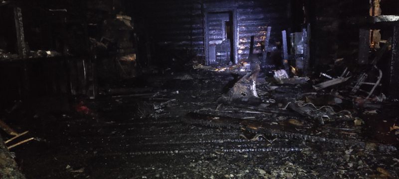 Деревянный частный гараж горел в Костюковичах