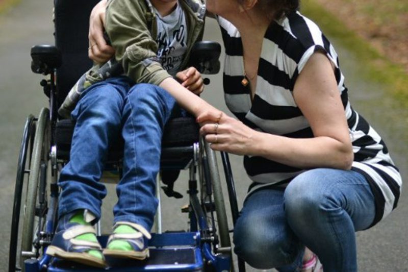 На какую социальную поддержку могут рассчитывать семьи, воспитывающие детей-инвалидов