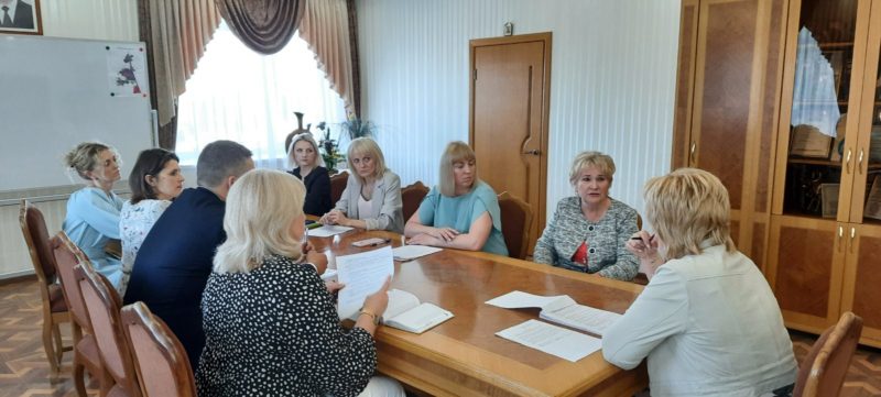 Александра Михеенко провела личный прием граждан, куда записалось восемь человек