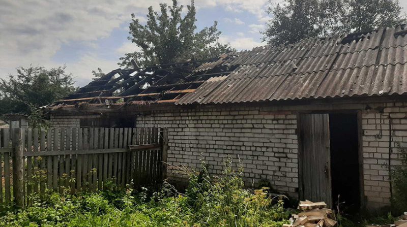 В Краснопольском районе детская шалость стала причиной пожара