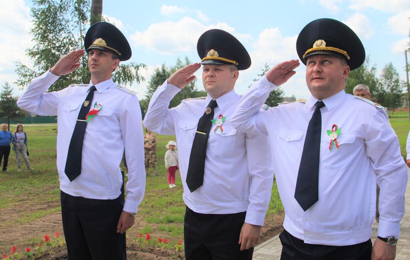 В Белынковичах торжественно открыли отреставрированный мемориал "Алеша"